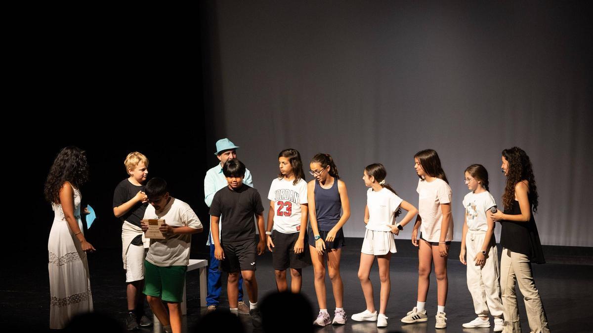 La obra de teatro para concienciar sobre el agua, en imágenes