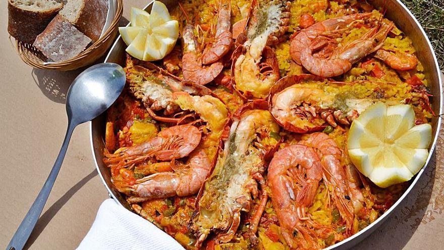 Arroz con bogavante, especialidad de la casa.