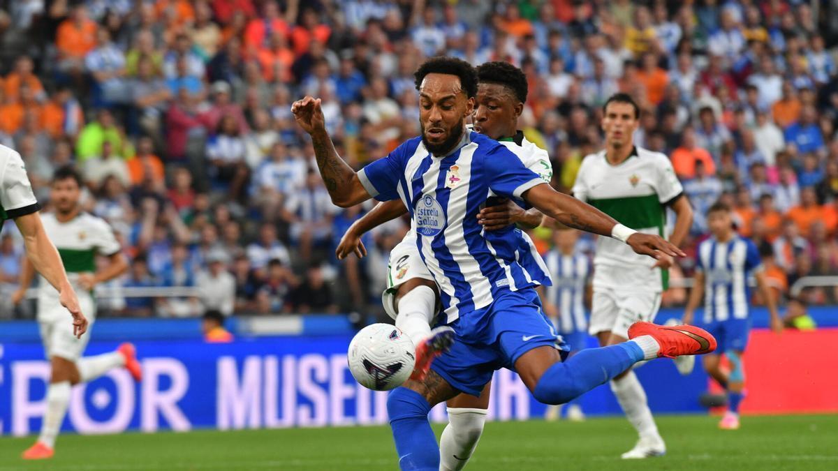 El regreso a Primera tras ocho años se salda con un empate ante un Elche con más peso. El golazo de Aubameyang y las paradas de Román no bastan y muestran la exigencia de la élite.