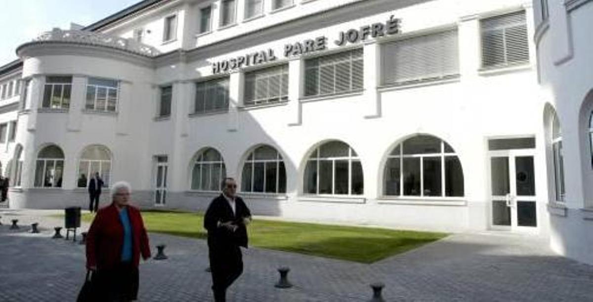 Una bacteria amenaza con dejar al hospital Padre Jofré sin 70 sanitarios