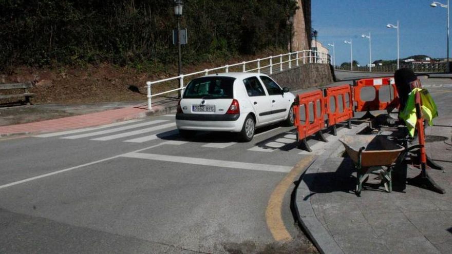 Adecuación de pasos de cebra en las inmediaciones de Perlora