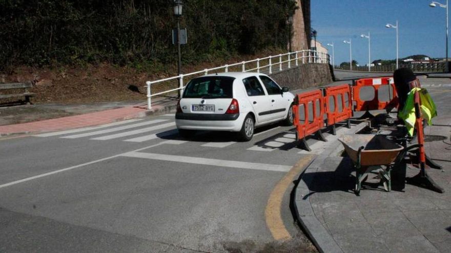 Adecuación de pasos de cebra en las inmediaciones de Perlora