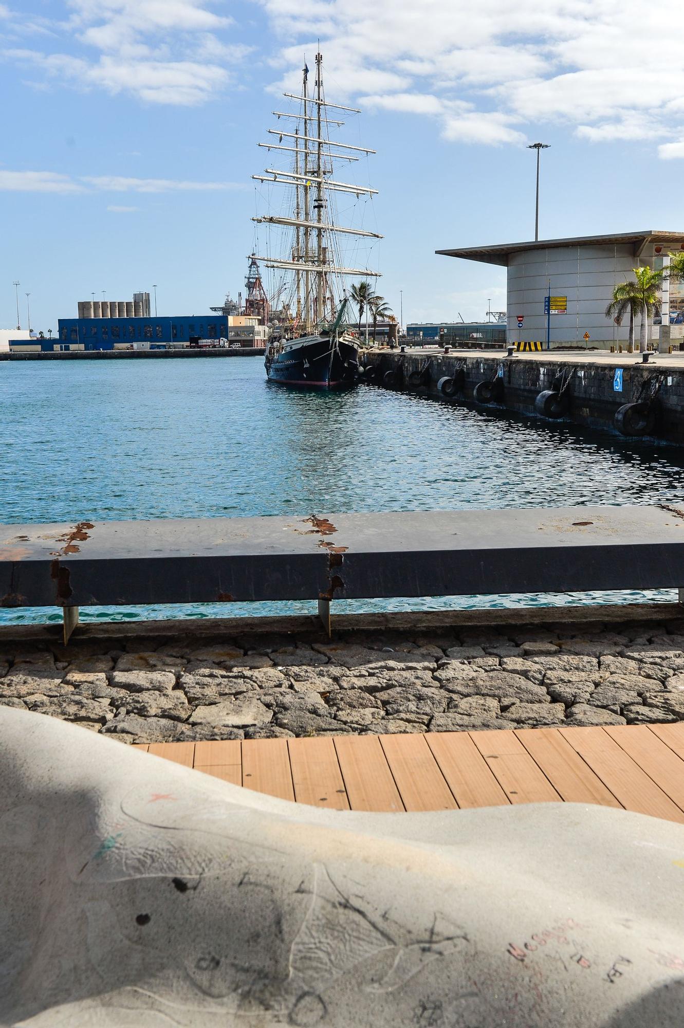 Velero Tenacious en el Muelle Santa Catalina