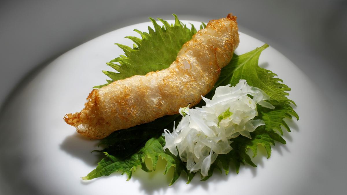 La tempura de esperma de caballa de Dos Palillos.