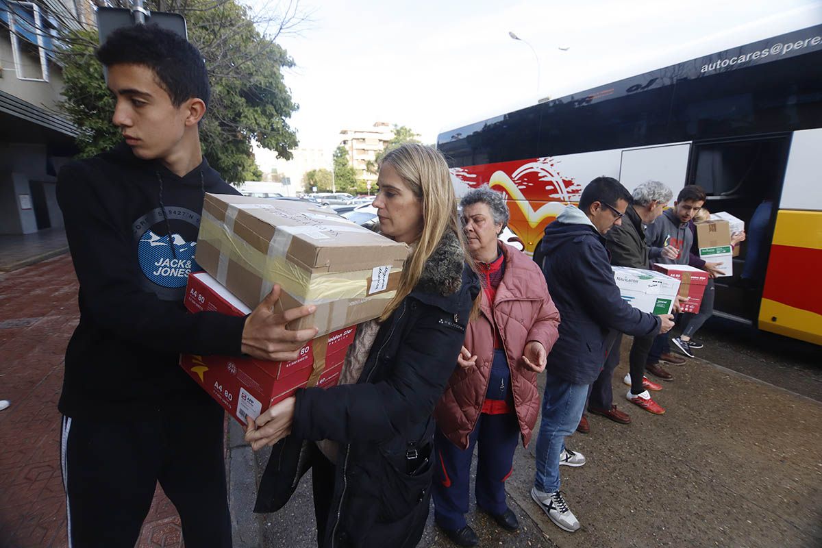 Parte de Córdoba un autobús con ayuda humanitaria para Ucrania