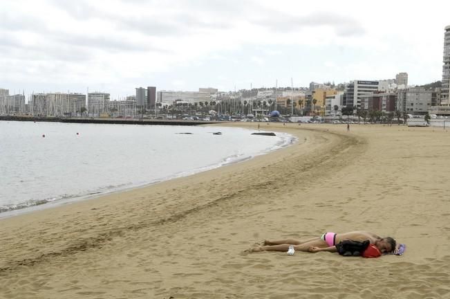 CONTAMINACION EN LA PLAYA DE LAS ALCARAVANERAS