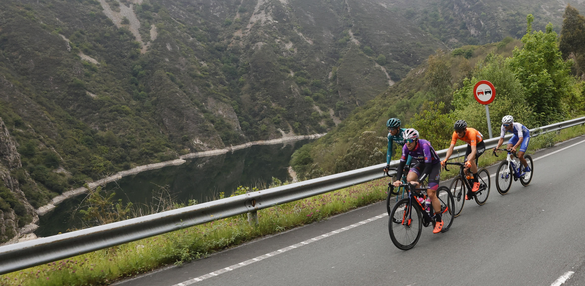 Las imágenes de la última etapa de La Vuelta a Asturias