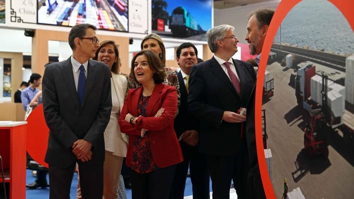 Soraya Sáenz de Santamaría y Jordi Cornet en la clausura del SIL