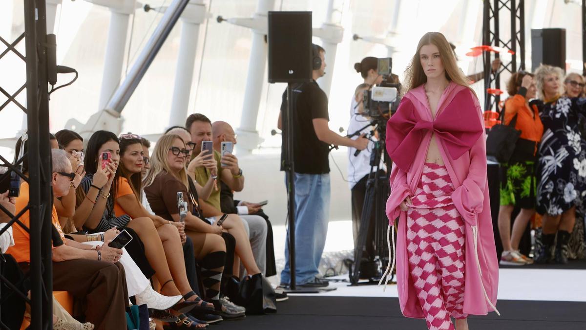 Un momento del desfile en el Festival CLEC, celebrado en l'Hemisfèric.