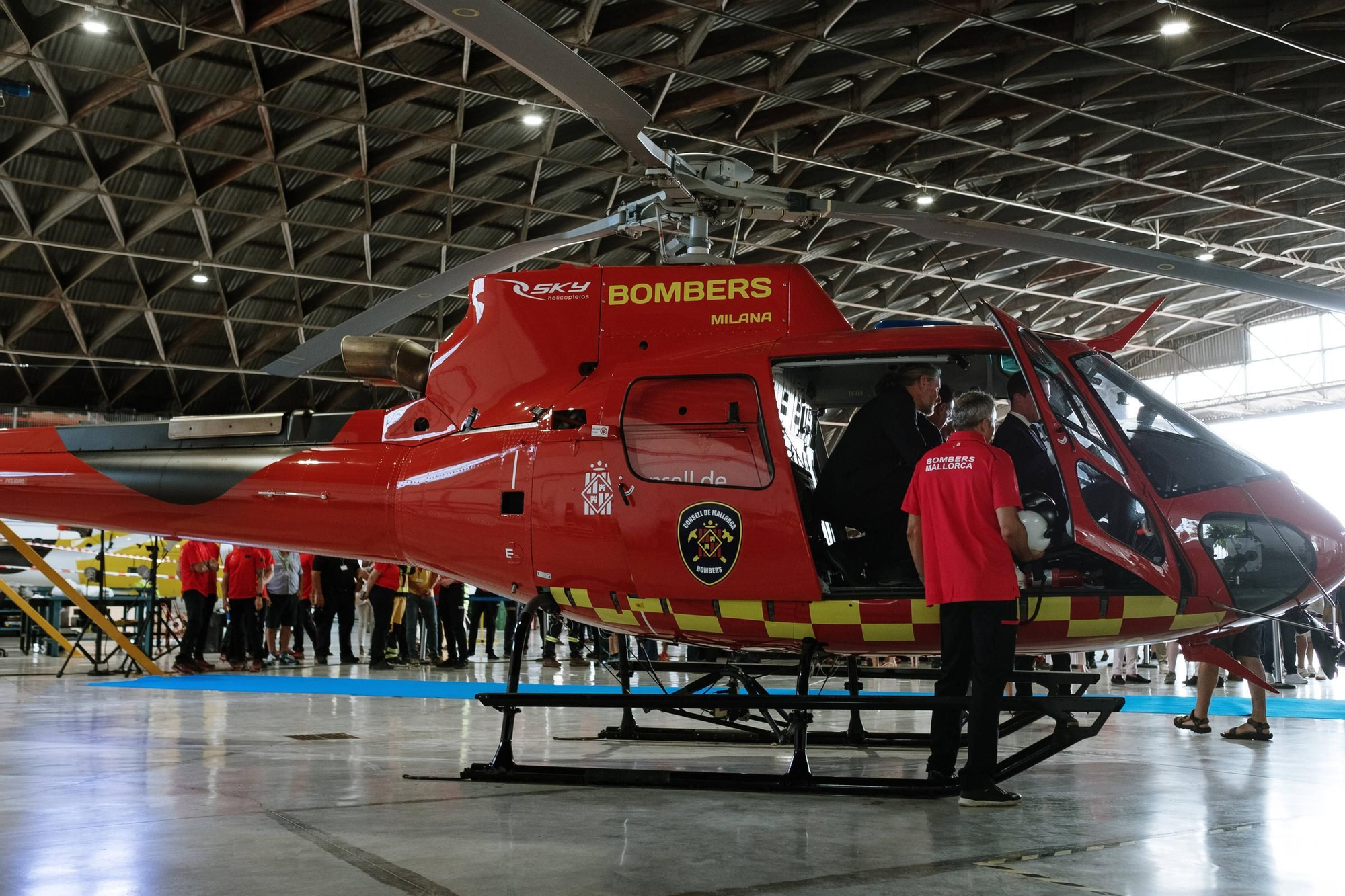 Bomberos de Mallorca cuenta con un nuevo helicóptero para reforzar la actuación en rescates, emergencias e incendios