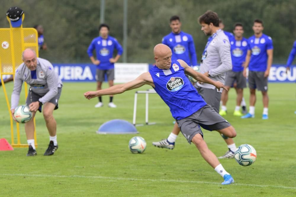 Peru Nolaskoain se ejercita junto al resto de sus compañeros y podría regresar a una convocatoria esta semana ante el Mirandés después de su operación de apendicitis.