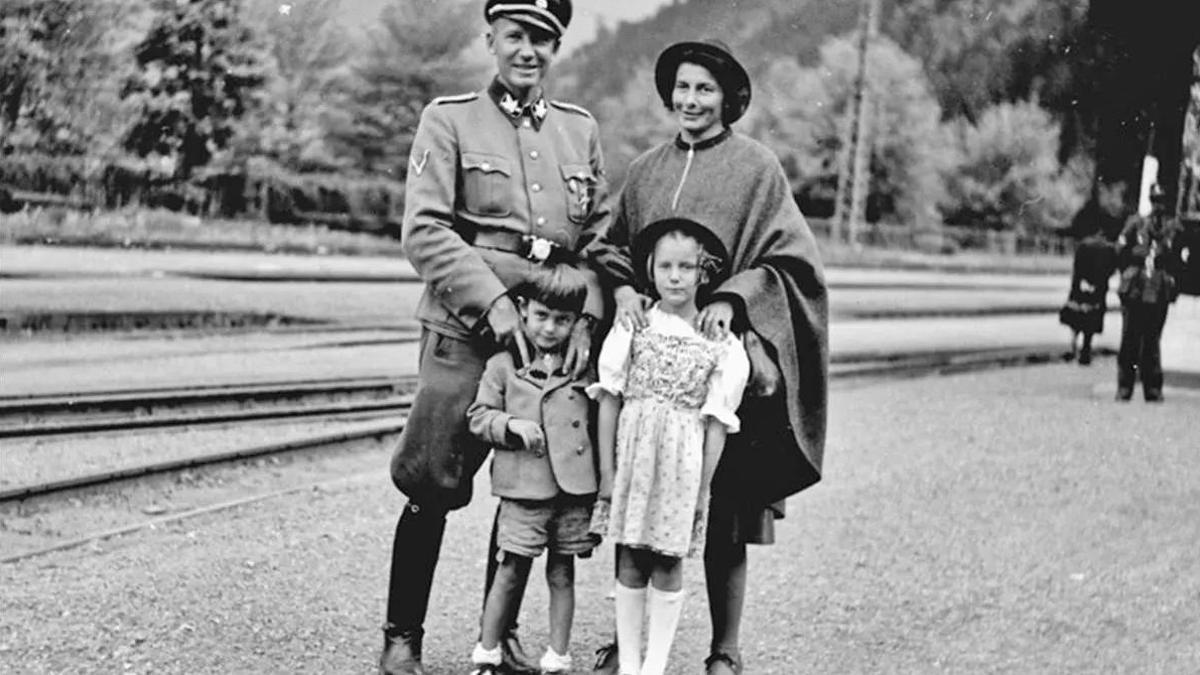 El nazi Otto Wachter, con su mujer, Charlotte, y sus hijos Horts y Traute, en 1944. libro Ruta de escape del abogado y escritor Philippe Sands