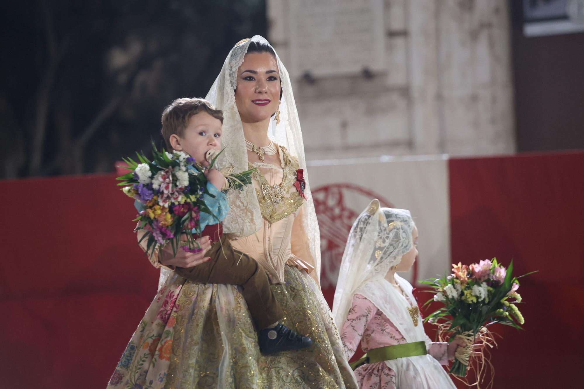 Búscate en el primer día de la Ofrenda en la calle San Vicente entre las 22 y las 23 horas