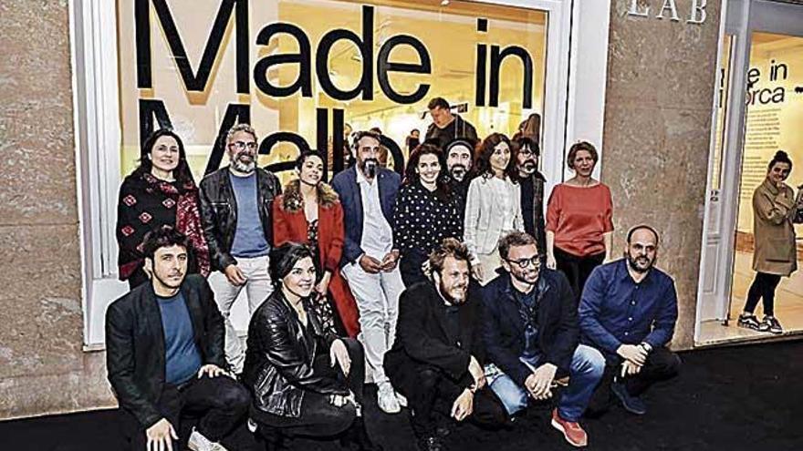 Los integrantes de &#039;Made in Mallorca&#039; posan durante la inauguraciÃ³n.