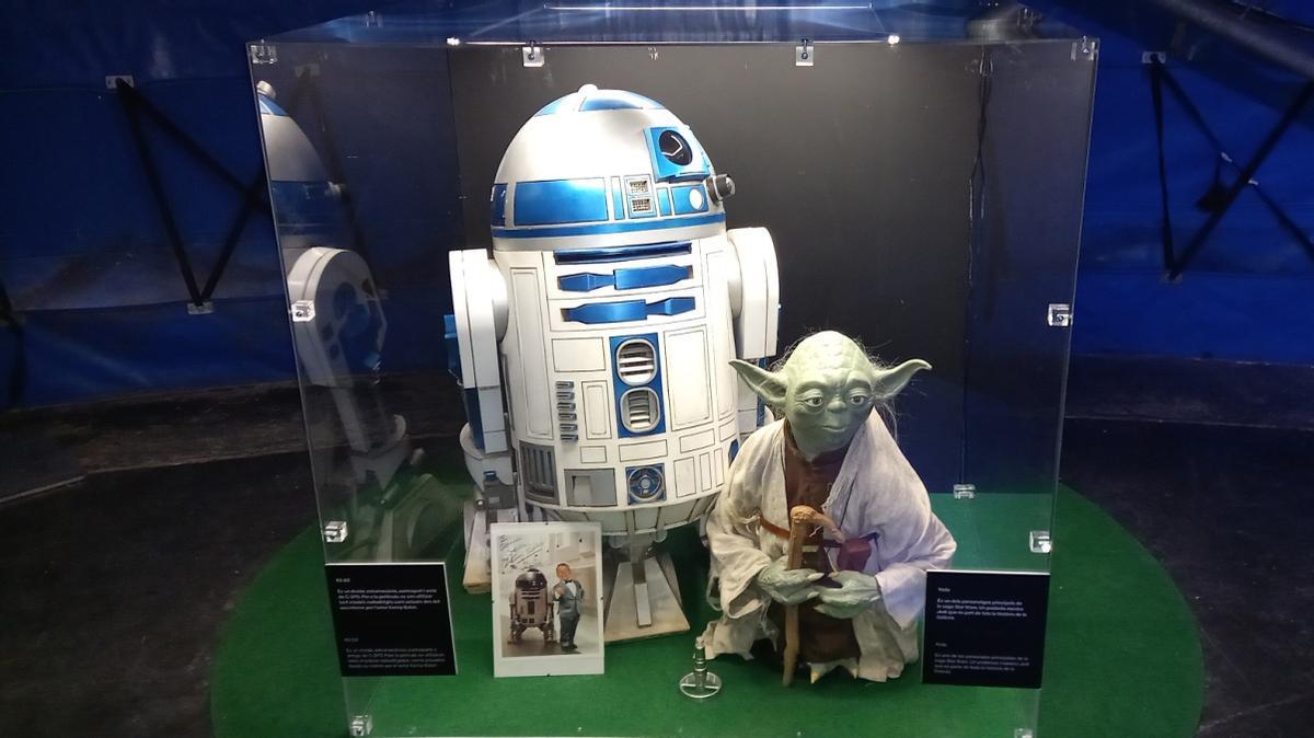 R2D2 y el maestro Yoda, dos de los personajes más carismáticos de la saga.