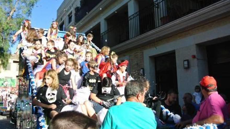 Devoción e ilusión en la ofrenda y la cabalgata