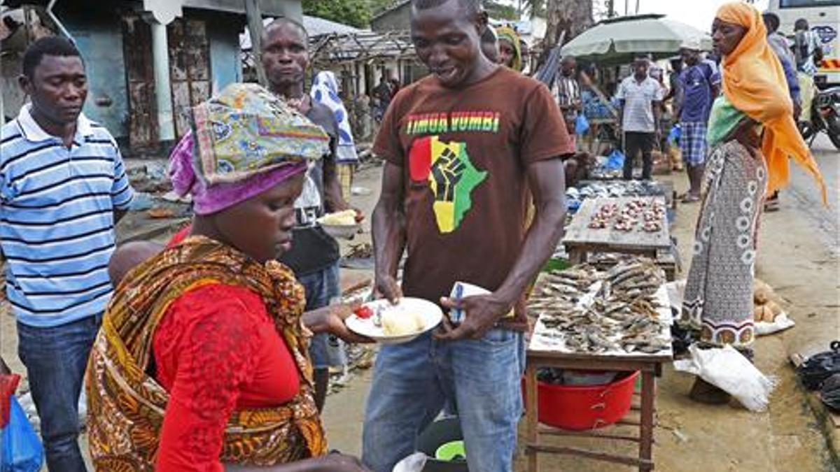 Los residentes intentan volver a la normalidad en Palma, Cabo Delgado, Mozambique.