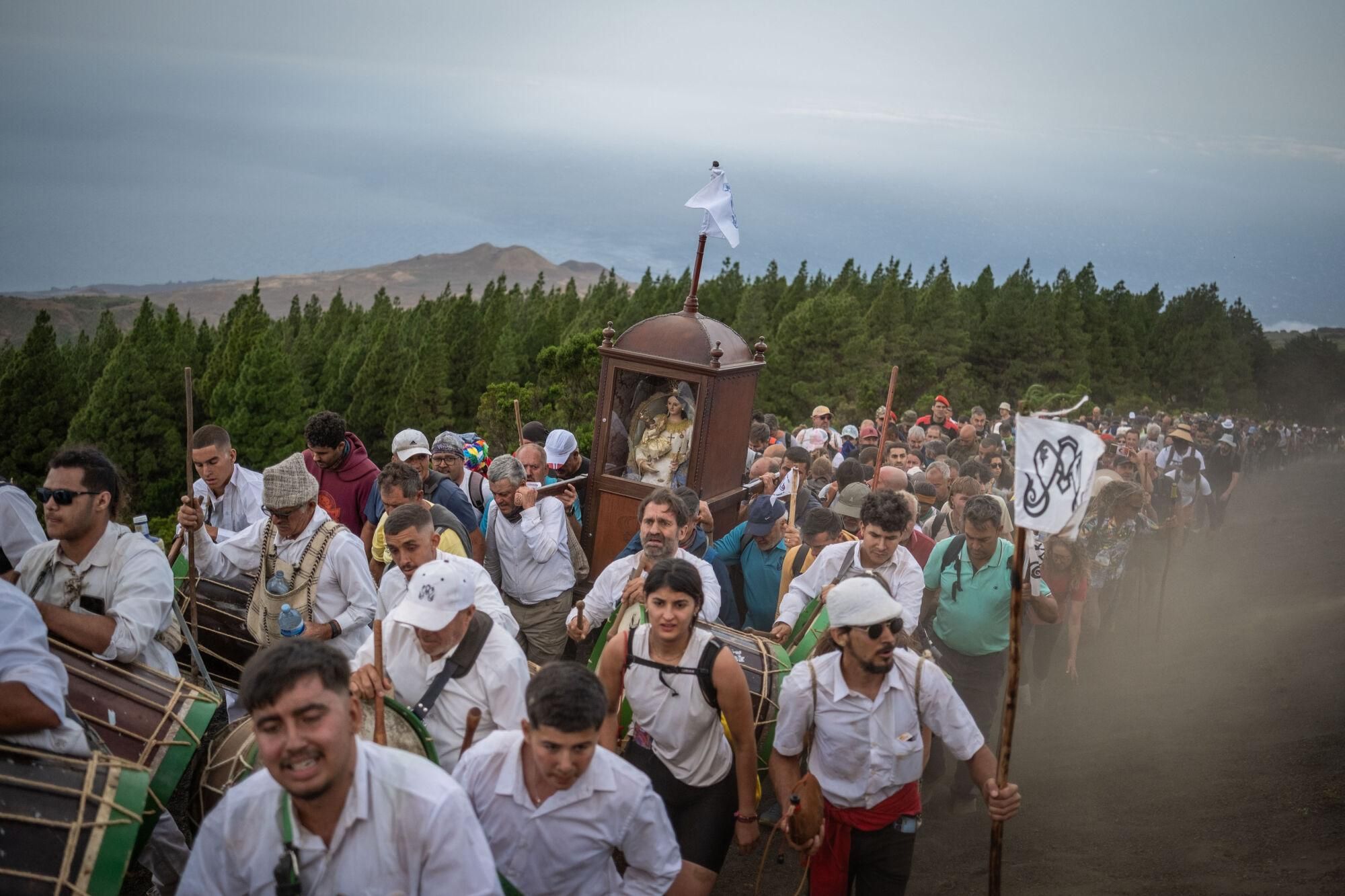Bajada de la Virgen de Los Reyes en el Hierro