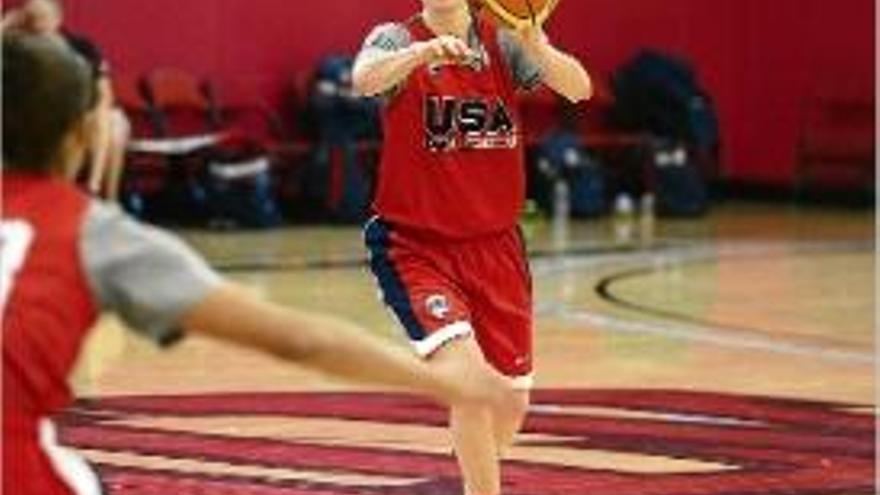 Sue Bird, tres cops campiona olímpica, en un entrenament.