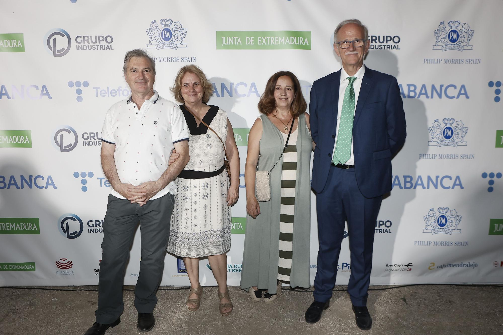 FOTOGALERÍA | Los invitados de los Premios Empresario del Año posan para El Periódico Extremadura