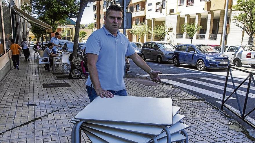 &quot;Gasté 1.200 euros en césped artificial para mi terraza y ahora me lo retiran&quot;