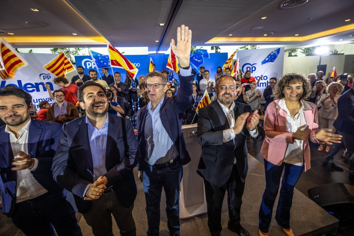 barcelona 03/05/2024 Política. Feijóo clausura el mitin en el que participan, además, el candidato a la Generalitat de Catalunya, Alejandro Fernández, Dolors Montserrat (eurodiputada del PP) y el presidente del PP de Mataró y candidato, Cristian Escribano. AUTOR: JORDI OTIX