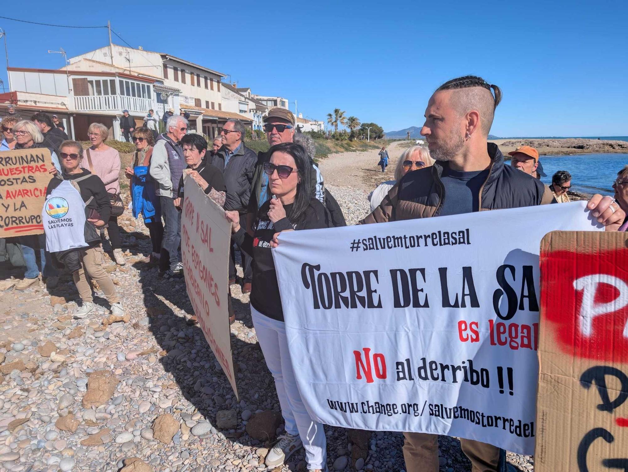 Las imágenes de la manifestación contra el derribo de Torre la Sal