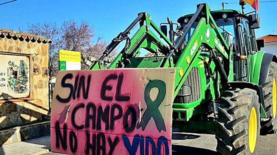 Un tractor, en las protestas de agricultores y ganaderos convocadas ayer en Ciudad Real.