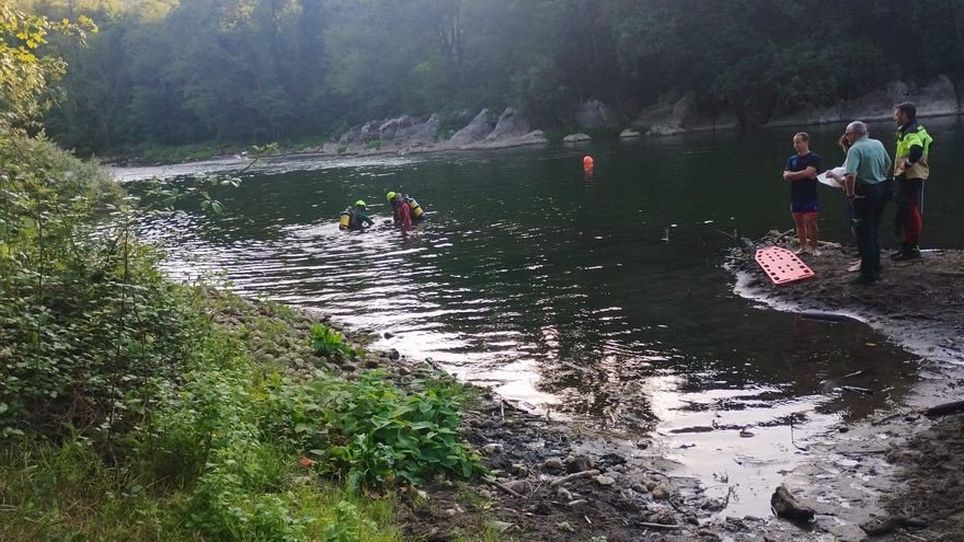 Fallece en el río Nalón un joven cuando se bañaba en Oviedo con su padre y hermanos: &quot;Pensé que bromeaba, pero luego vi que no y me lancé a por él&quot;