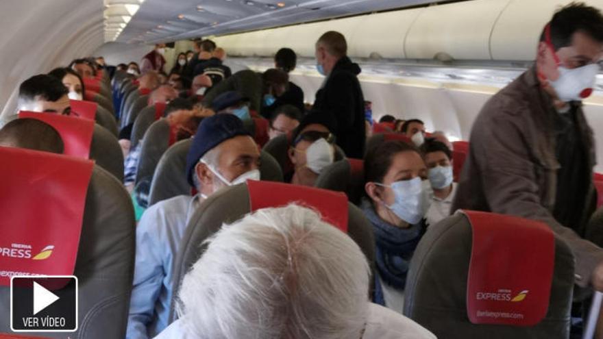 Interior del avión de Iberia que viajó este domingo a Gran Canaria desde Madrid.