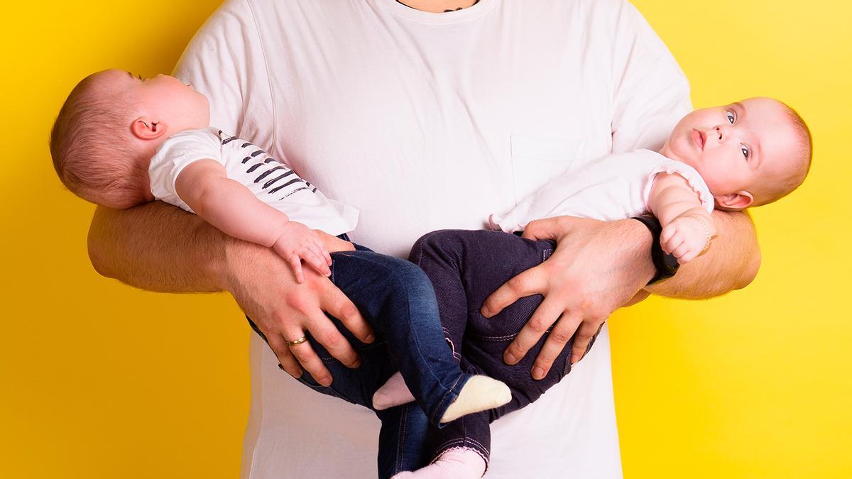 La Seguridad Social 'beneficia' a un hombre infiel por tener dos bebés con dos mujeres destinas: una infidelidad que vale un permiso de paternidad doble