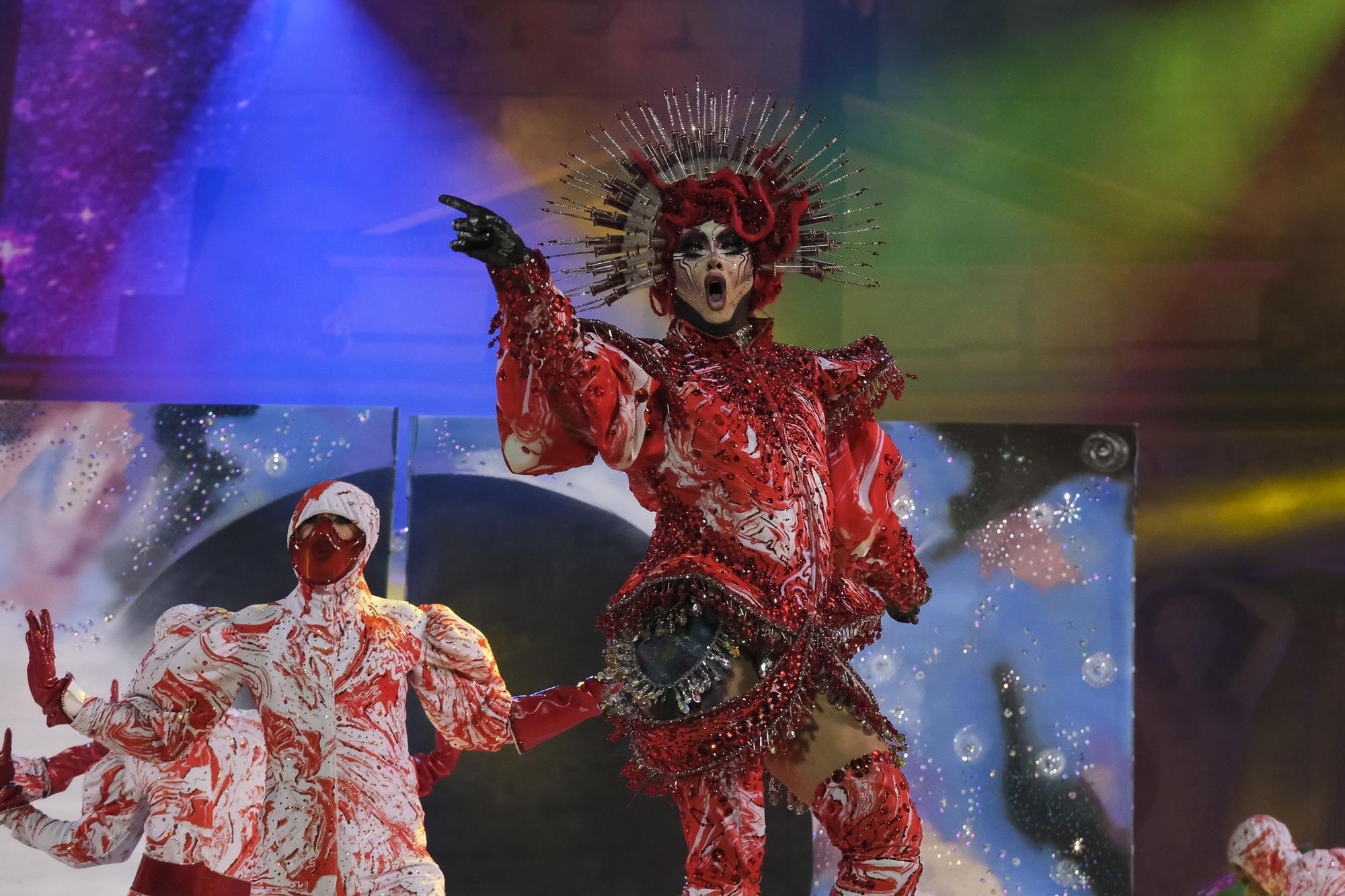 Actuación de Drag Vulcano en la Gala Drag del Carnaval de Las Palmas 2022