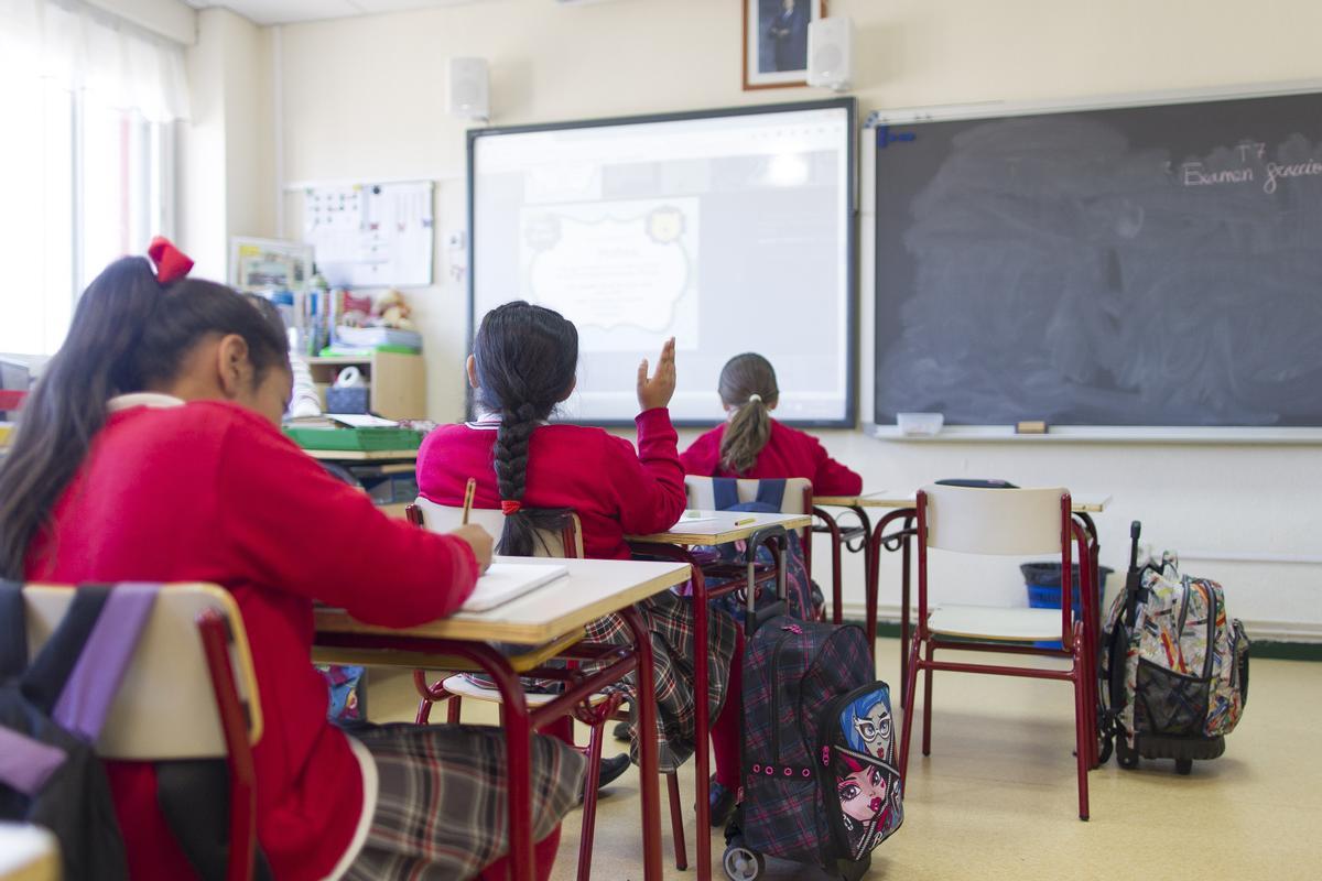 05/04/2016 Colegio, escuela, aula, primaria, clase, niño, niña, niños, estudiando, estudiar, escribir, escribiendo, deberes, profesor, profesora, profesoresPOLITICA EUROPA SOCIEDAD ESPAÑA EDUCACIÓN