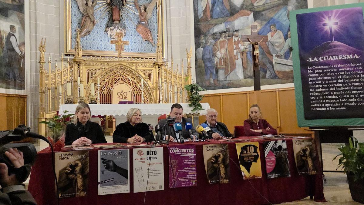 La iglesia arciprestal de la Asunción ha sido el escenario en el que se han presentado los actos de la Semana Santa vinarocense.