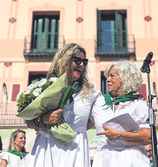 Huesca muestra su apoyo al comercio con el homenaje a Rosa Casals