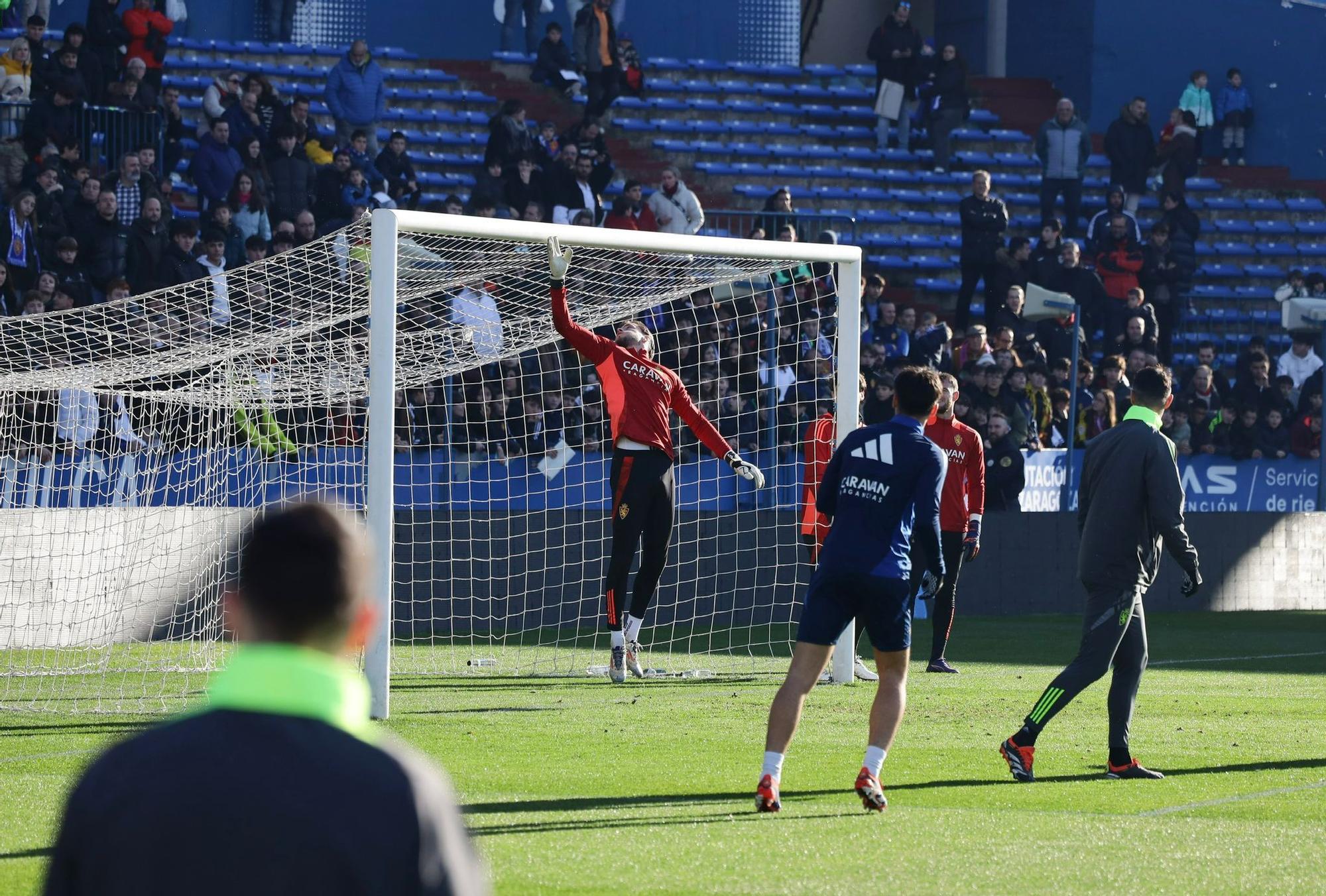 EN IMÁGENES | Gran ambiente en el entrenamiento a puertas abiertas del Real Zaragoza