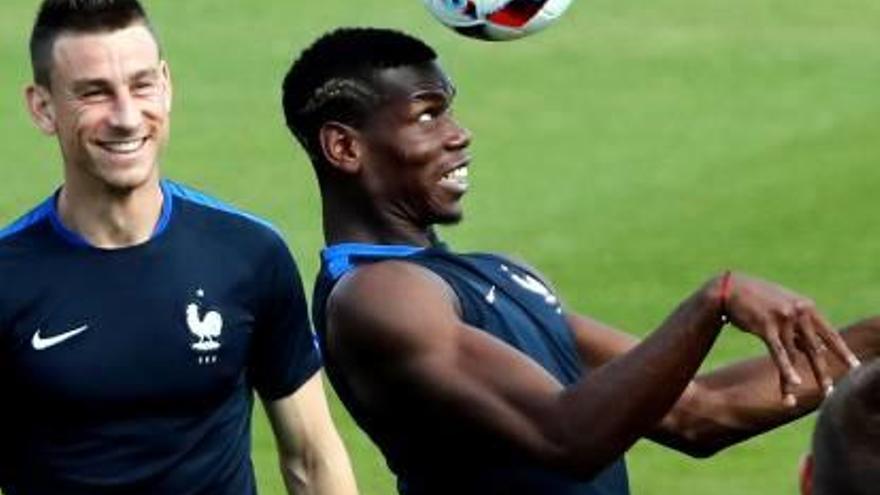 Pogba, ayer, durante el entrenamiento de Francia previo a la gran final ante Portugal.