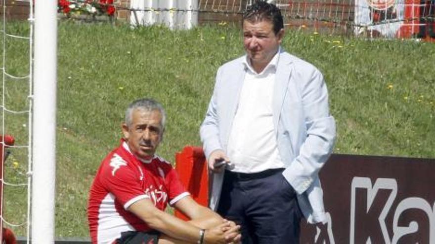 Emilio de Dios y Preciado, durante un entrenamiento del Sporting en Mareo.