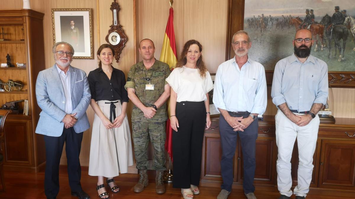 Representantes del  Ayuntamiento de Montilla, durante su visita al Museo del Ejército en Toledo.
