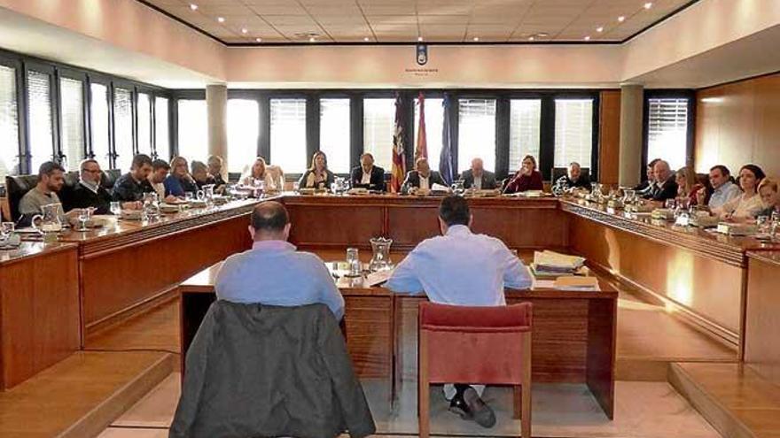 El pleno de Calvià, reunido en una sesión plenaria.