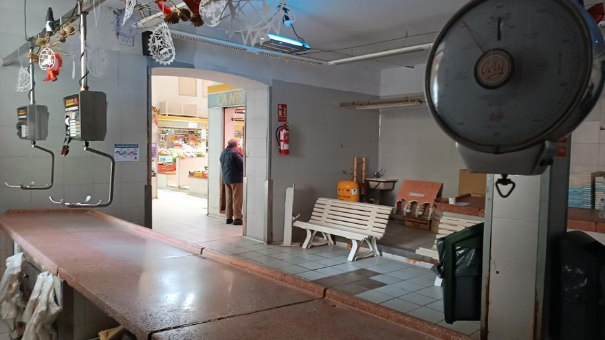 Los pescaderos de los mercados apoyan la huelga: &quot;No volveré a vender hasta que tengamos otra vez pescado mallorquín&quot;
