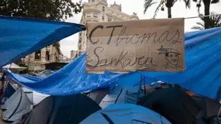 Acampada por la vivienda: una mini 'ciudad' con su propio callejero