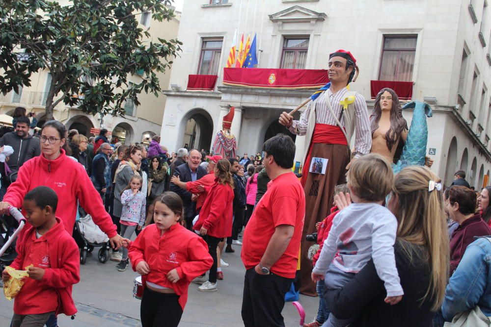 Tarda de Santa Creu  dansa d''Euskadi i gegants