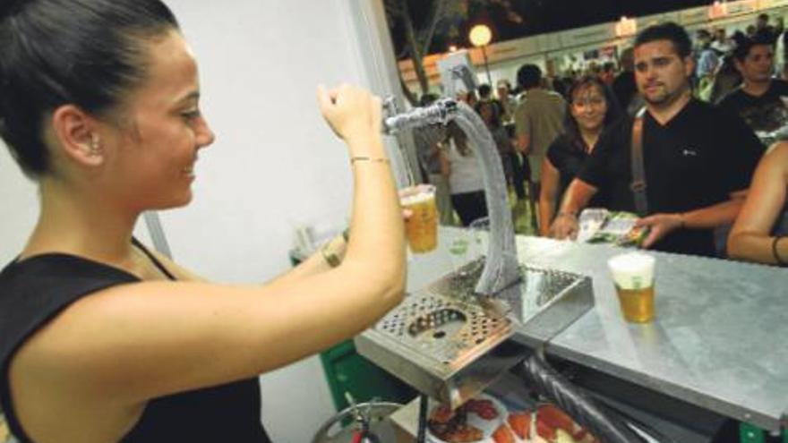 Estrella Levante es la única empresa que ofrece cerveza en la feria gastronómica de los jardines del Malecón