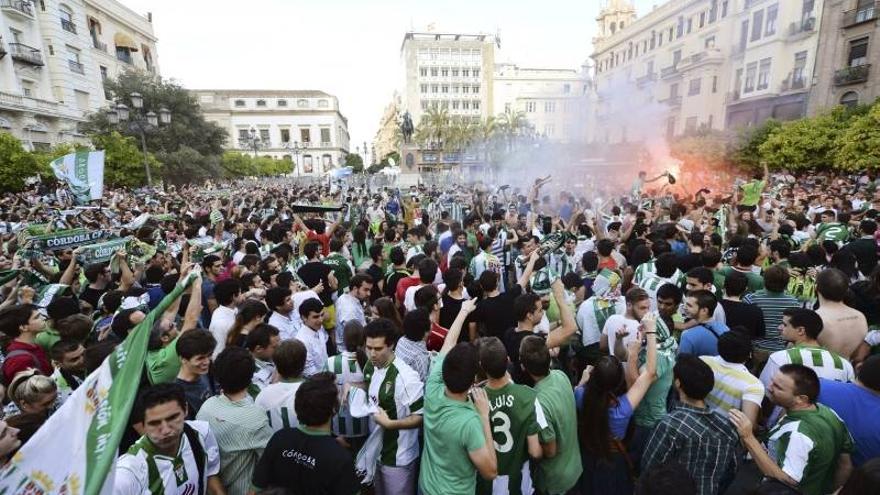 Córdoba se va de fiesta y Las Palmas busca a los culpables