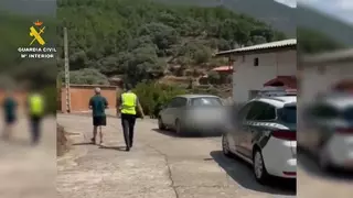 Video | La Guardia Civil acompaña a los evacuados de Las Hurdes