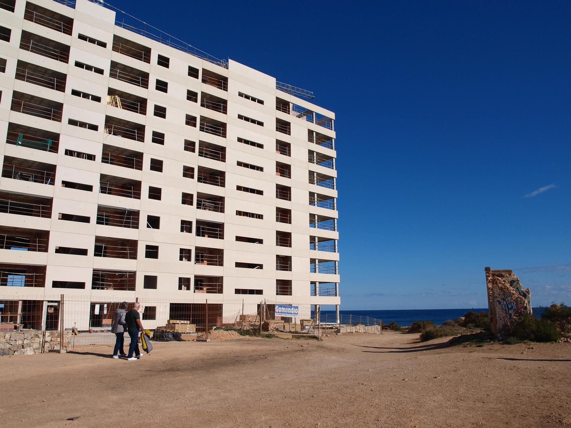 Cinco nuevos edificios de diez plantas en Punta Prima