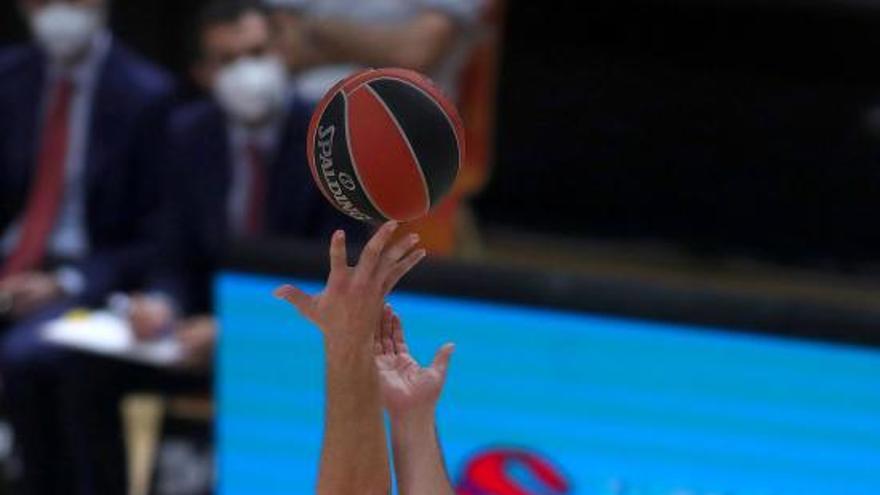 Partido de Euroliga entre el Valencia Basket y el Maccabi de Tel Aviv