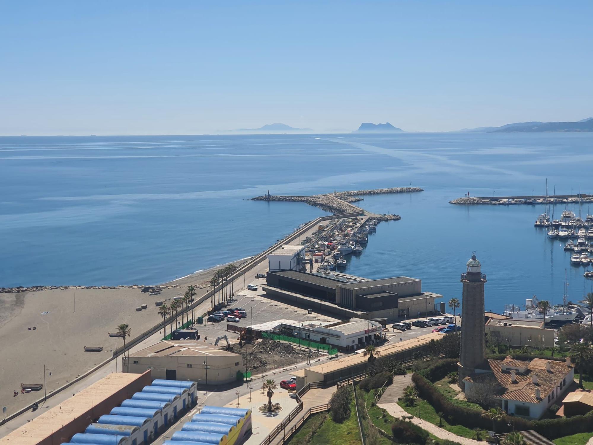 Juanma Moreno inaugura el Mirador del Carmen