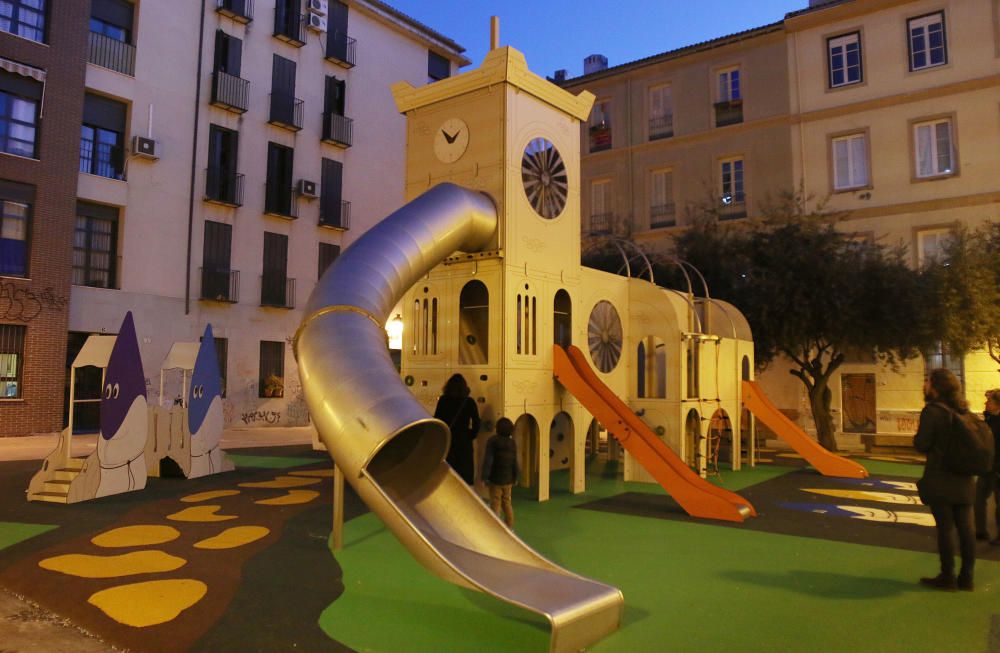 Nuevo parque infantil cofrade en el Centro de Málaga.